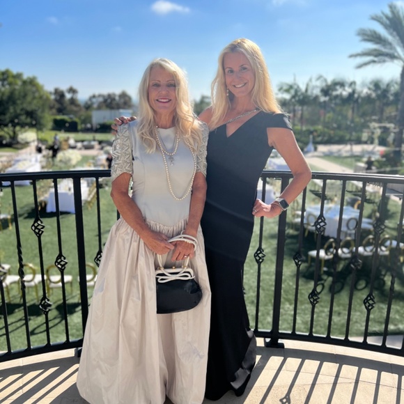 Meet your Posher, Debra - Picture 2 of 2